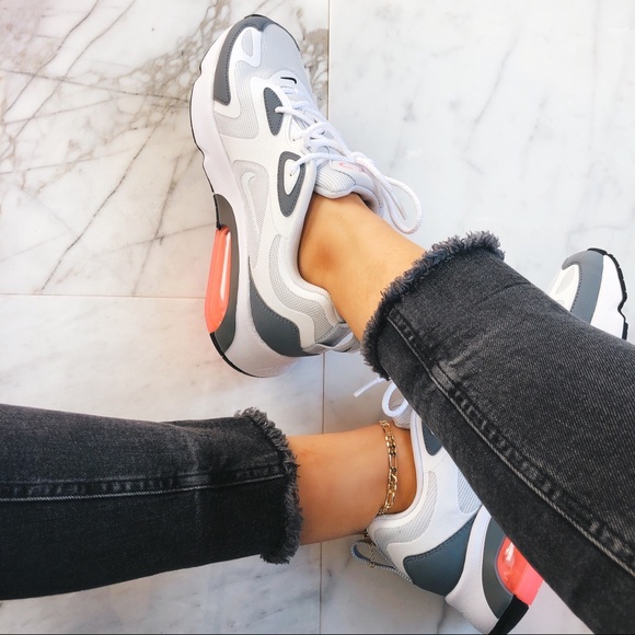 Air max 200(comfy) - Picture 3 of 3